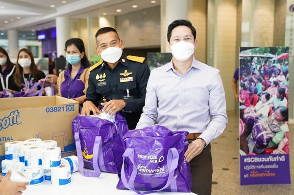  ธนาคารไทยพาณิชย์ ส่งมอบถุงยังชีพ’น้ำใจไทยพาณิชย์’ กว่า 7,500 ถุง