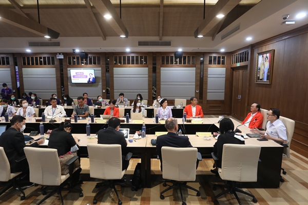 เลขาธิการสปสช. ลงพื้นที่รับฟังและแลกเปลี่ยนบทบาทโรงพยาบาลศูนย์การแพทย์วลัยลักษณ์ เพื่อเตรียมความพร้อมรองรับประชาชน ที่มีสิทธิบัตรทอง