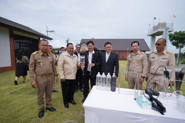 รมช.มหาดไทยเยี่ยมชมการดำเนินงานศูนย์บริหารจัดการคุณภาพน้ำองค์การบริหารส่วนตำบลลำโพ จังหวัดนนทบุรี